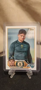 2023 Topps Update Aledmys Diaz #US118 Golden Mirror Image Variation SSP A's - Picture 1 of 4
