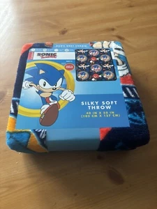 Sonic the Hedgehog Throw Blanket 40" x 50" Silky SUPER SOFT NEW - Picture 1 of 2