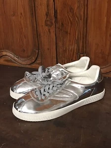 Trenton Urban Outfitters Moda Tenis Plateados Para Mujer Talla 8.5 Nuevo - Imagen 1 de 8