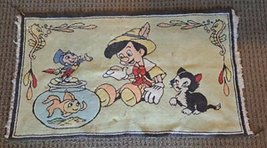 Alfombra vintage de Disney Pinocho y sus amigos, - Imagen 1 de 11