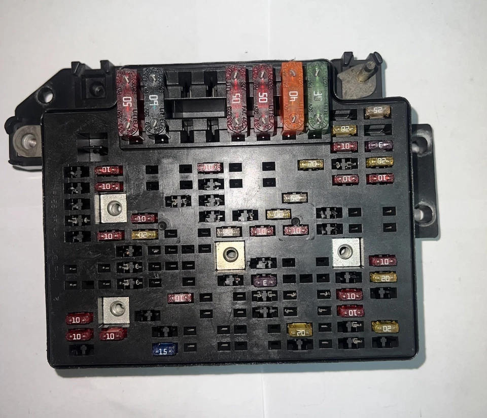 1999-2005 雪佛兰 S10 Blazer 发动机保险丝盒继电器接线 15328925 — 第 1/2 张图片