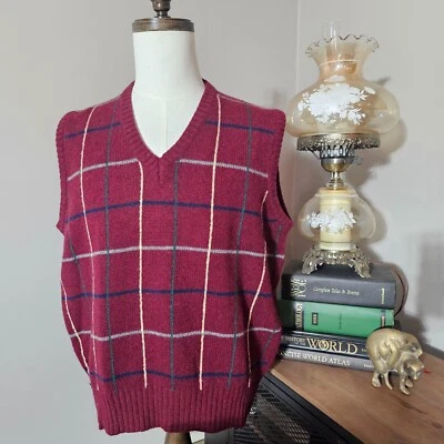 Vintage HUDSON's Men Large Red Windowpane Stripe V-Neck Grandpa Dad Sweater Vest - Image 1 of 3