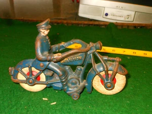 Vintage 1930's Hubley Cast Iron Champion Motorcycle - Picture 1 of 9