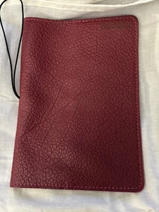 Chic Sparrow Noel Cascade Folio Pebbled Red Leather New Limited Edition 9" X 6.5 - Bild 1 von 4