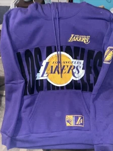 Sudadera con capucha púrpura de Los Angeles Lakers Game Day talla grande - Imagen 1 de 3