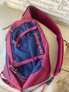 Patagonia Atom 8L Berry/Navy Blue Crossbody Sling Bag Backpack Hiking Travel - Picture 1 of 3