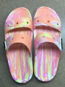 CLASSIC CROCS MARBLED SANDAL WOMENS SIZE 8-10 —- CLEAN - Picture 1 of 10