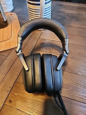 Auriculares para juegos ROG ASUS Delta USB C Foto 1 de 4