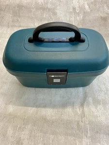 DELSEY DEEP GREEN ViNTAGE HARD VANiTY CASE with COMBiNATION LOCK USED BUT INTACT - Picture 1 of 9