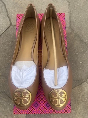 Tory Burch 52785 Benton Ballet Flat Metal Logo Royal Tan Gold Sz 10 Womens NIB - Image 1 of 4