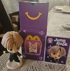 Figurina ufficiale 2025 McDonald’s Tiny Tan BTS Happy Meal Jung Kook IN MAGAZZINO - Foto 1 di 1
