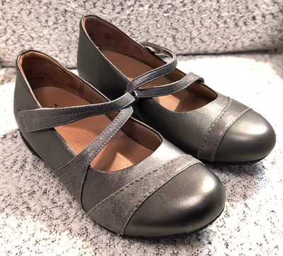 Ziera Shoes Womens Size 9.5 Metallic Silver Mary Jane Flats Xtreme Sole Comfort - Image 1 of 4