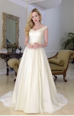 Свадебное платье Symphony Of Venus размер 22 стиль AT4702X идентификатор #50349 - Изображение 1 из 4