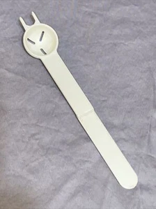 TUPPERWARE Olive Relish Spoon Pickle Fork Utensil Tool 1450 - Picture 1 of 2
