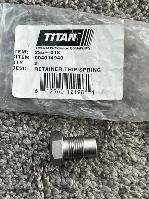 Número de artículo Titan 235-018 - Muelle de viaje de retención - Estado nuevo -73994 Foto 1 de 4