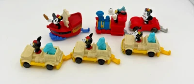 Juego de 6 McDonald’s Walt Disney World Runaway Railway, Dinosaurios, Piratas de Foto 1 de 4