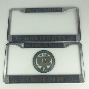 2 Kiwanis Serving The Children Metal License Plate Frames and Kiwanis Button Vtg - Bild 1 von 5