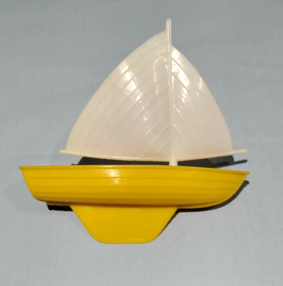 VINTAGE BETSY MCCALL ORIGINAL "SAIL BOAT" ACCESSORY TO BEACH PARTY SET #B51 RARE - Image 1 of 4