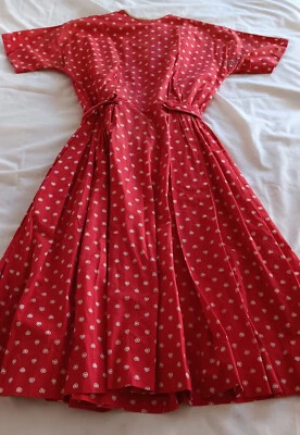 VESTIDO CORTO SLV VINTAGE 1958 LANZ ORIGINALES ROJO BLANCO CORAZONES TALLA 6-8? USADO / BUENO Foto 1 de 4