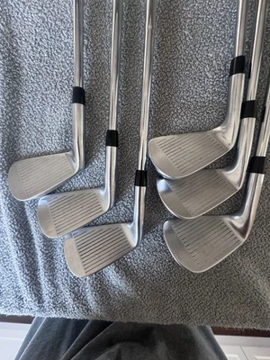 Juego de plancha para diestros Miura MC501 para hombre. 4-PW, eje True Temper Tour edición x100 Foto 1 de 4