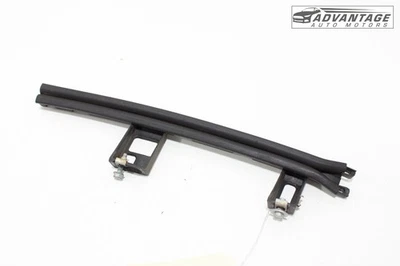 2019 CHEVROLET SILVERADO 1500 LD REAR LEFT DOOR WINDOW RETAINER GLASS GUIDE OEM - Image 1 of 4