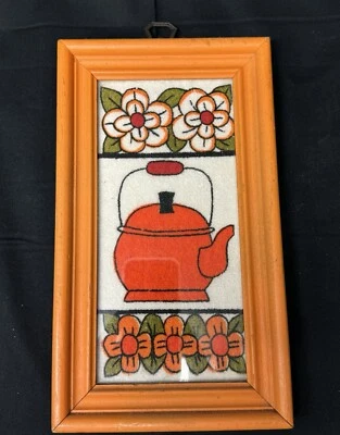 Tetera naranja vintage años 60 textil cocina arte colgante de pared 10” X 5,5” Foto 1 de 4