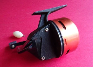 A GOOD VINTAGE ABU ABU-MATIC 150 CLOSED FACE SPINNING REEL - Picture 1 of 10