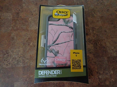Otter Box Defender Series NEW iPhone 5 Realtree AP Pink Camo case  - Image 1 of 4