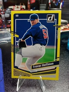 2023 Panini Donruss - #240 Trevor Hoffman - Yellow PARALLEL - Hall A Famer - Picture 1 of 2