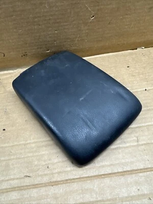 2006 2007 2008 2009 Legacy & Outback OEM Subaru reposabrazos central reposabrazos central Foto 1 de 4