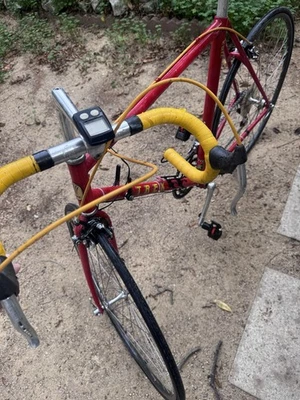 1987 Trek 1000 Sakae Custom Road Champion (red & Yellow) - Image 1 of 4