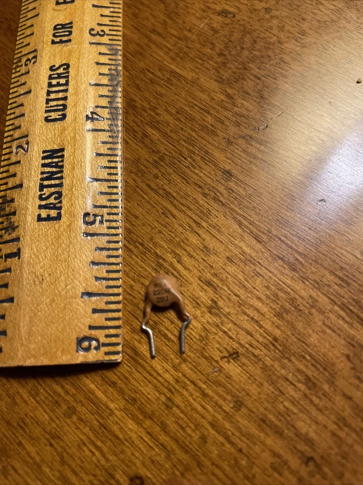 Guitarra de audio Aerovox (AVX) 220M Z5U NUEVA DE STOCK rara Foto 1 de 1