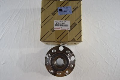 Genuine Lexus GS300/350/430/450h/460 IS250/350 Rear Bearing & Hub 4241030021 OEM - Image 1 of 2