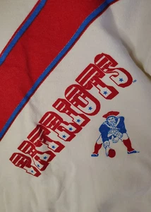 VTG New England Patriots Logo 7 sweatshirt size M Made un USA - Picture 1 of 6