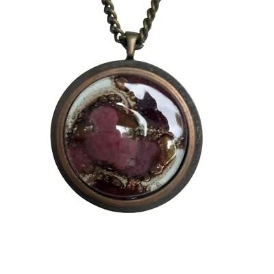 Pieza llamativa - Collar de 17 pulgadas ciruela, marrón, blanco, tono cobre/latón Foto 1 de 4