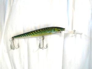 Vtg Rebel  9"  Spanish Mackerel w/ Plastic Spoonbill Looks Unfished - Picture 1 of 3