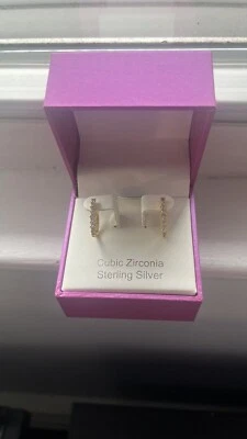 Pendientes Huggie Rachel Zoe Circonita Cúbica Plata de Ley Foto 1 de 4