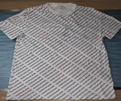 Calvin Klein Print All Over Men's T-shirt Size Medium  - Image 1 of 4