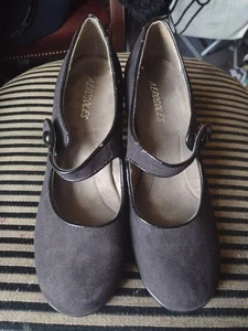 Aerosoles decolte nere con bottoni taglia 7 - Foto 1 di 9