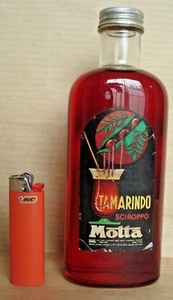 MOTTA TAMARINDO SCIROPPO BOTTIGLIA ETICHETTA TAPPO PIENA VINTAGE ANNI 50 - Foto 1 di 5