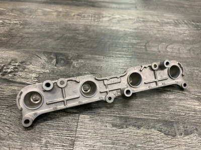 Honda 2003 2004 CBR600RR OEM Fuel Injector Body Plate 16510-MEE-000 * - Image 1 of 3