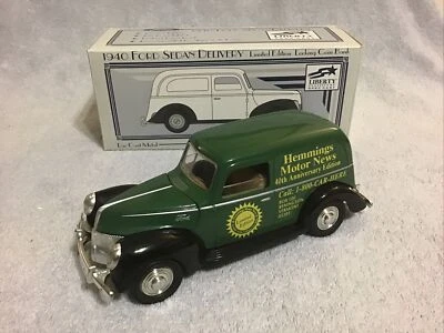 NUEVO Ertl 1940 FORD SEDÁN ENTREGA DOBLADILLOS MOTOR NOTICIAS 1/25 Diecast Bank Foto 1 de 4