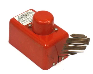 CHROMALOX AR-115KC Temperatura Controllo 277VAC,30A,AR115KC Riparato - Picture 1 of 3