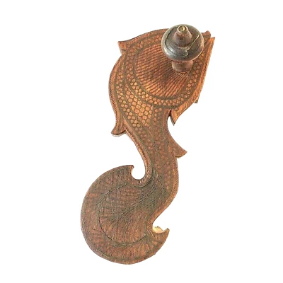 АНТИКВАРНЫЙ АЗИАТСКИЙ ТАЙСКИЙ? ДЕРЕВЯННЫЙ РЕЗНОЙ НАСТЕННЫЙ КРЮК ДЛЯ ОБУВИ ДЕКОР СО ВСТРОЕННОЙ ПРОВОЛОКОЙ ДИЗАЙН 9,5 ДЮЙМА L - Изображение 1 из 4