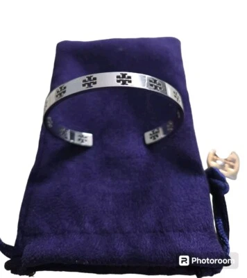 Brazalete Tory Burch Plata Pierced T Diseñador Ajustable Foto 1 de 4