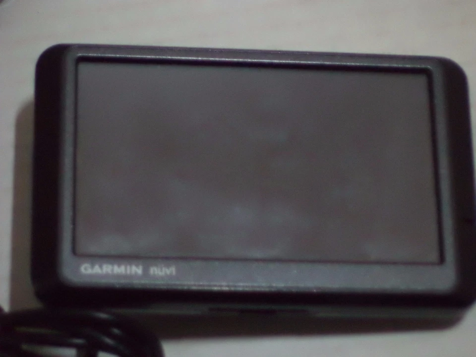 Garmin nüvi 255W/255WT 4.3"Portable GPS Navigator / Lifetime Maps  America's 52  - Image 1 of 4