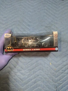 Jada Toys 1:32 Scale The Batman Movie Batmobile with Batman Figure - Black 32731 - Picture 1 of 4