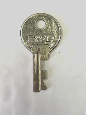 Vintage Excelsior #KY21 Key-Luggage Steamer Trunk, Suitcase, Briefcase...NEW - Image 1 of 2