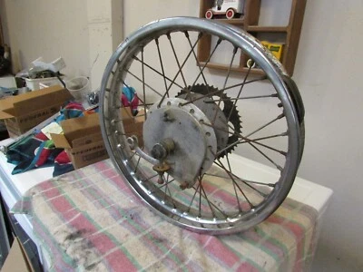 Kawasaki KS125 KS 125 1974 montaje completo de rueda trasera Foto 1 de 4