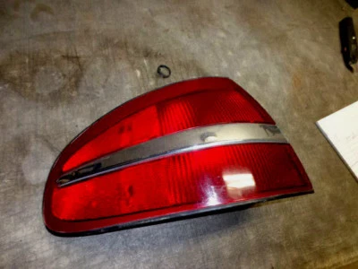 Luz trasera conductor 95 96 97 Lincoln Continental 4 puertas  Foto 1 de 3
